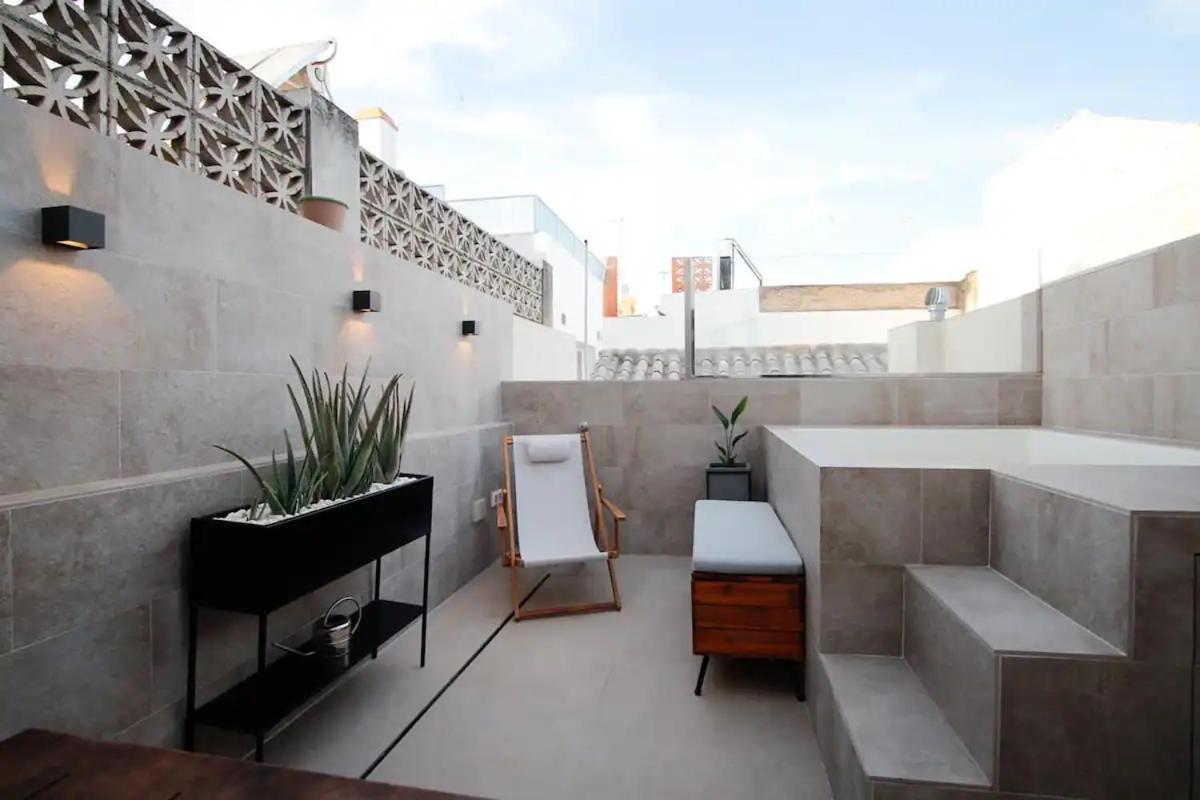 Komodo Gran Poder - Penthouse With Private Pool And Cozy Twin Bedroom Central Apartment セビリア エクステリア 写真