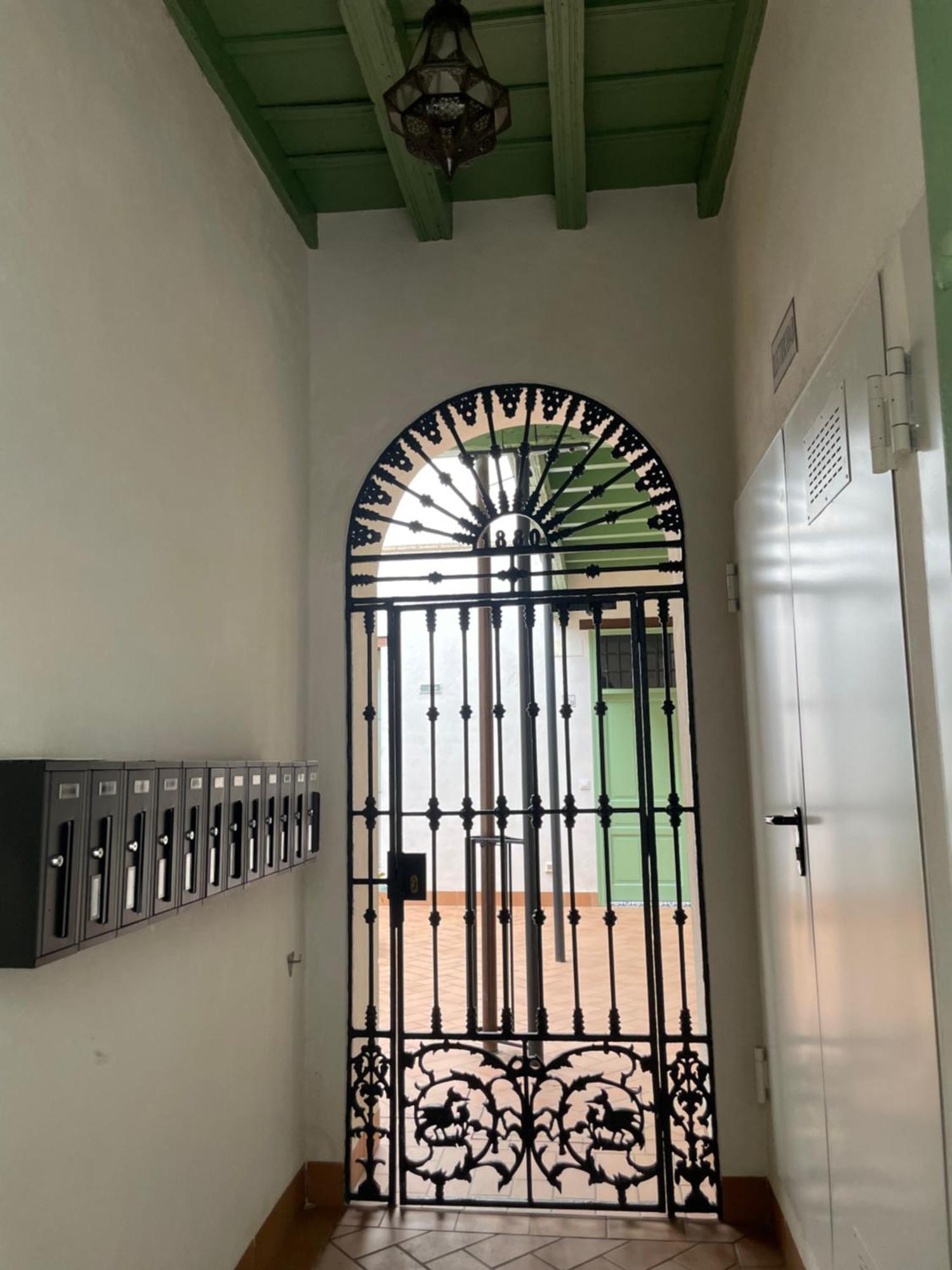 Komodo Gran Poder - Penthouse With Private Pool And Cozy Twin Bedroom Central Apartment セビリア エクステリア 写真