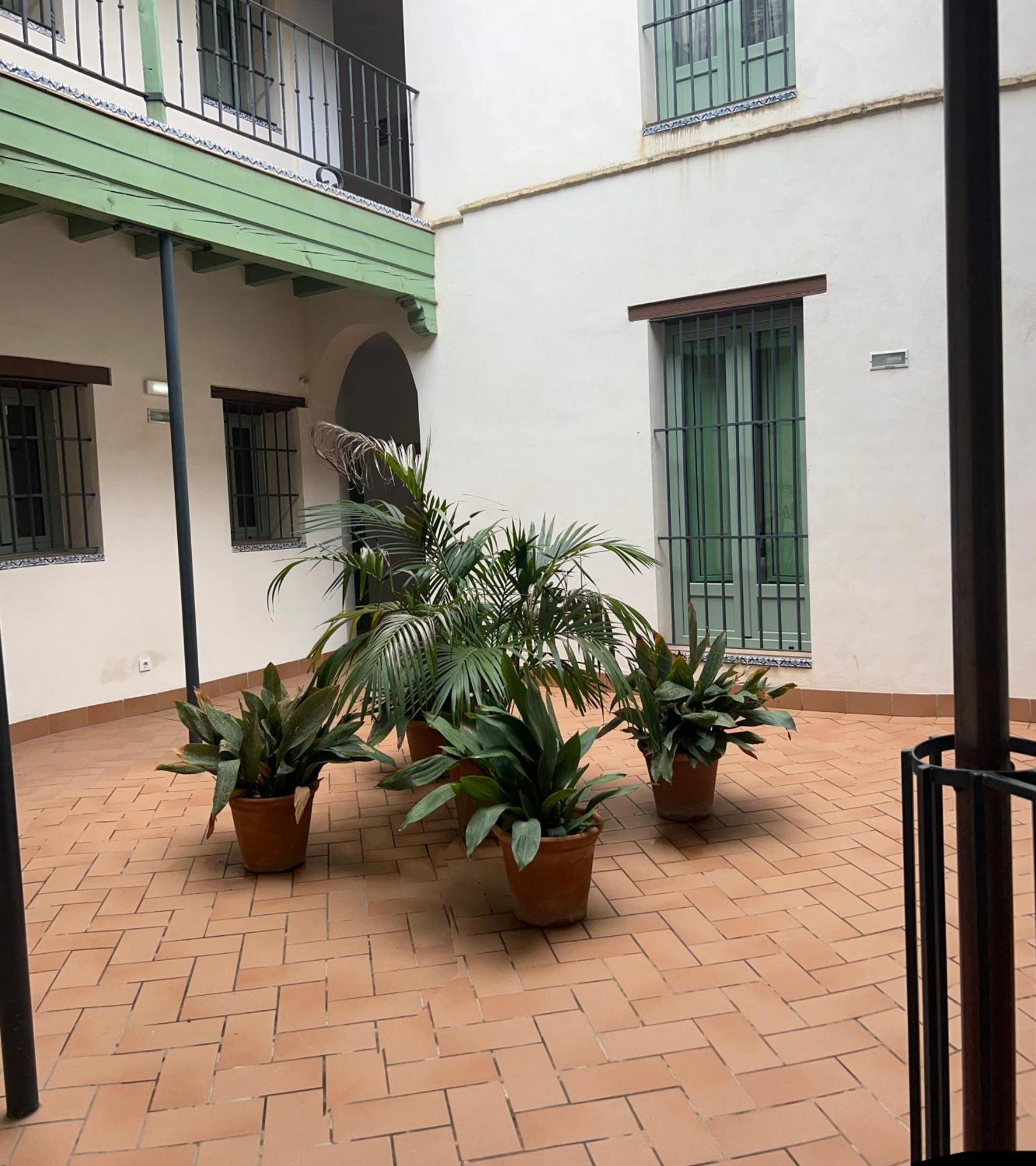 Komodo Gran Poder - Penthouse With Private Pool And Cozy Twin Bedroom Central Apartment セビリア エクステリア 写真