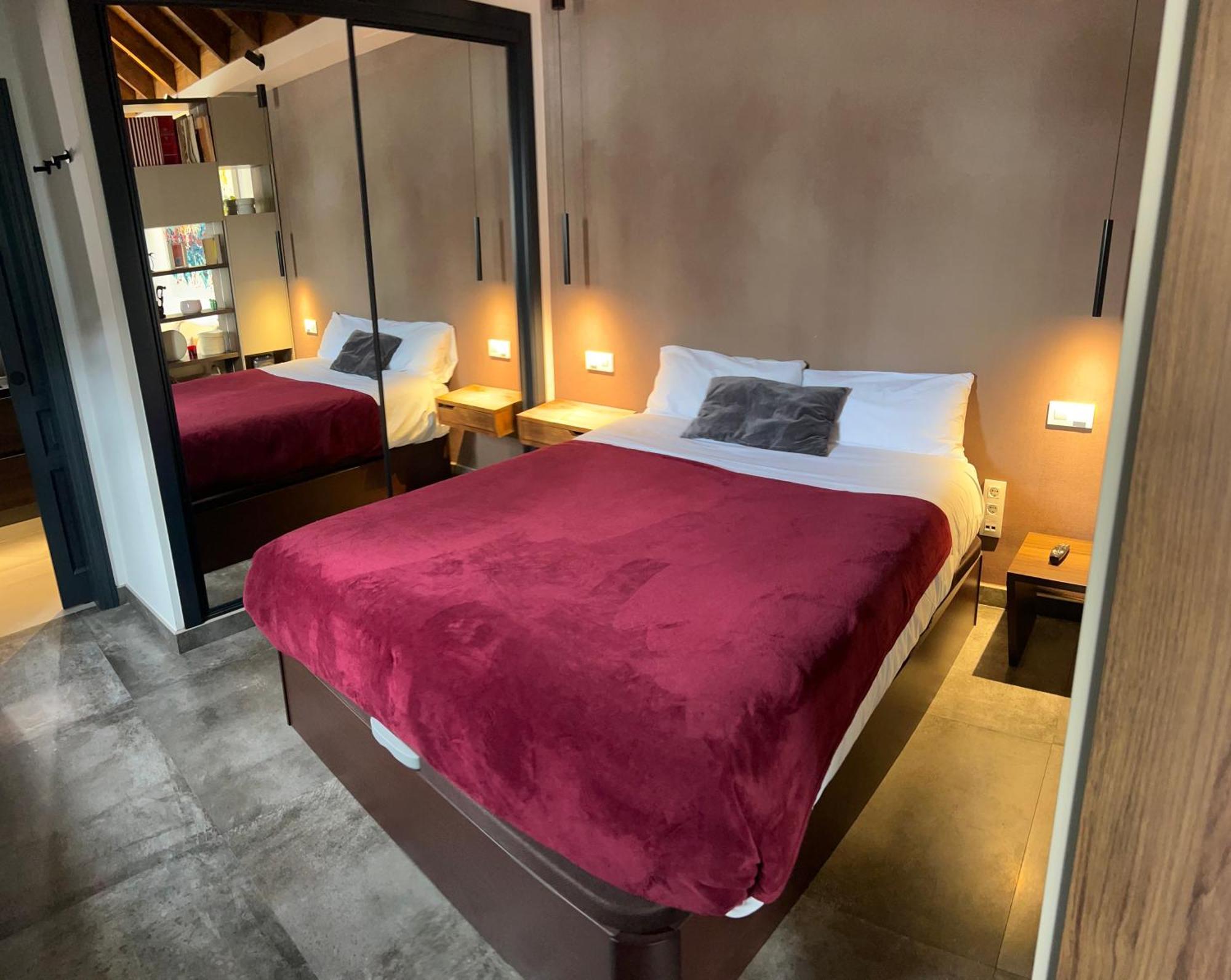 Komodo Gran Poder - Penthouse With Private Pool And Cozy Twin Bedroom Central Apartment セビリア エクステリア 写真